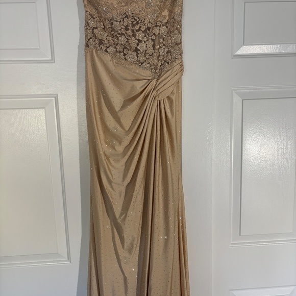 La Femme light gold dress - Picture 3 of 9